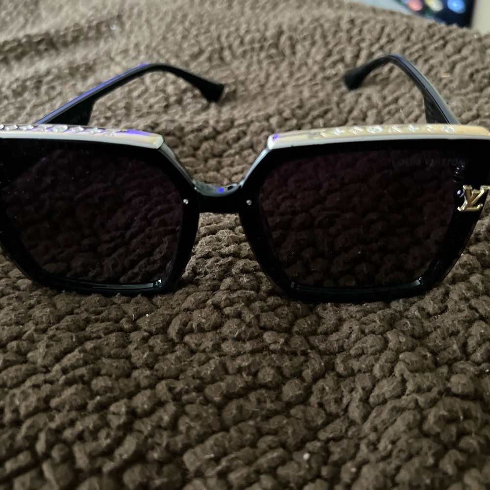 Sporty Black Aviator Sunglasses Accessories